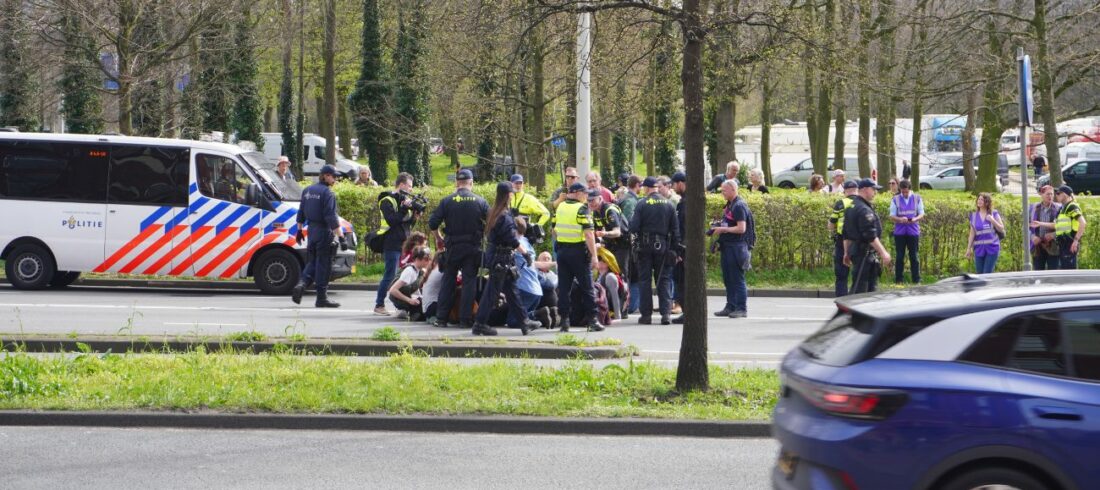 demonstratei xr op zuid holland laan