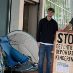 michel en tim op bezoek bij hongerstaker Eduard